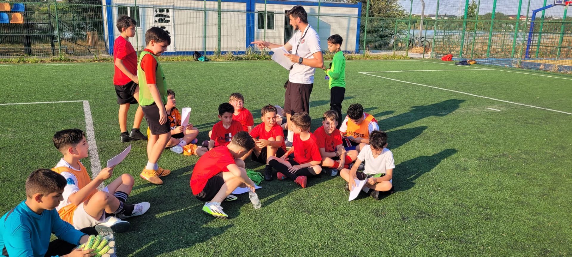 Grupa 2013–2015 de la ACS Unirea Dobroești crește sub îndrumarea lui Alin Florea